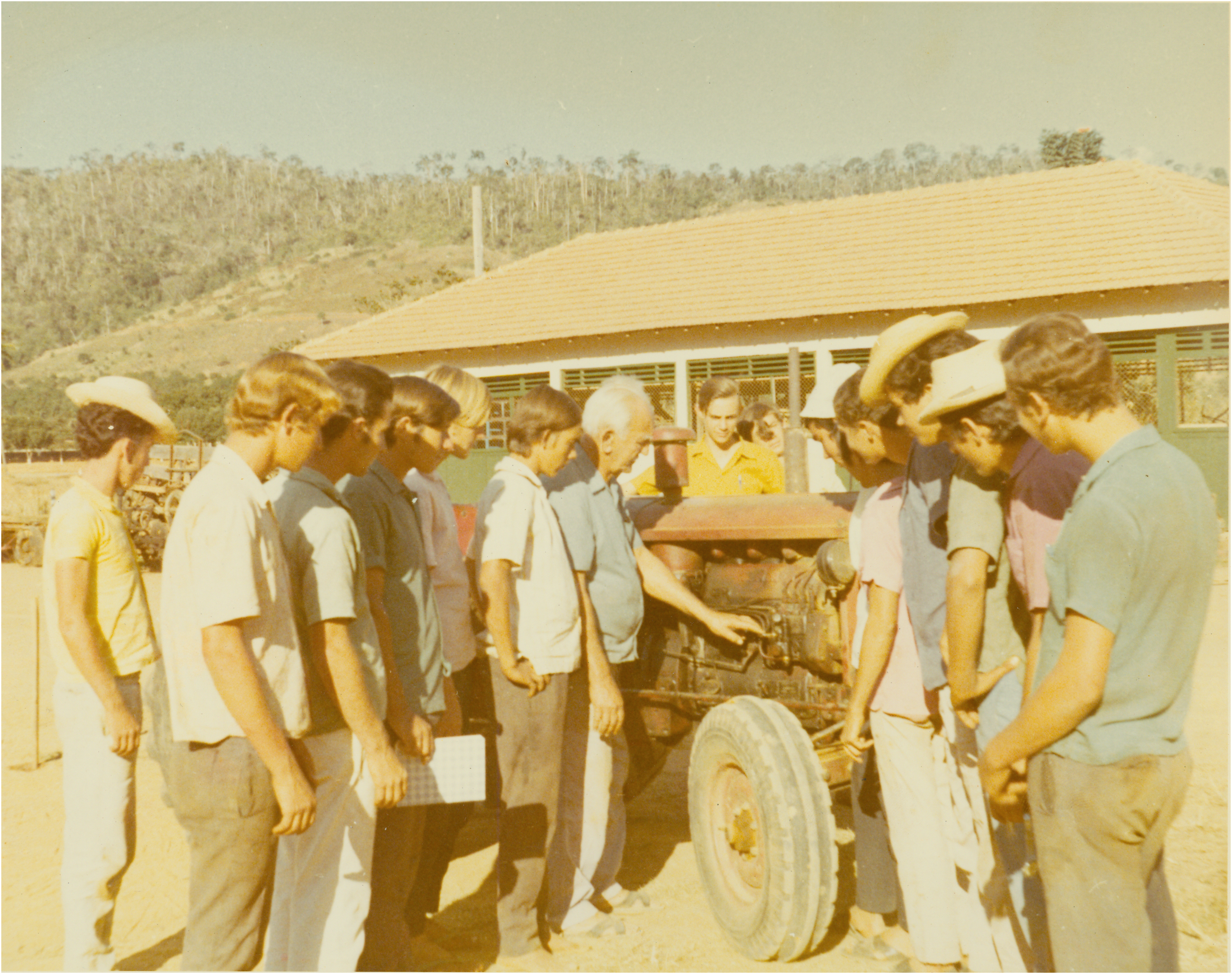 1975 Setor de transportes e Mecânica Agrícola